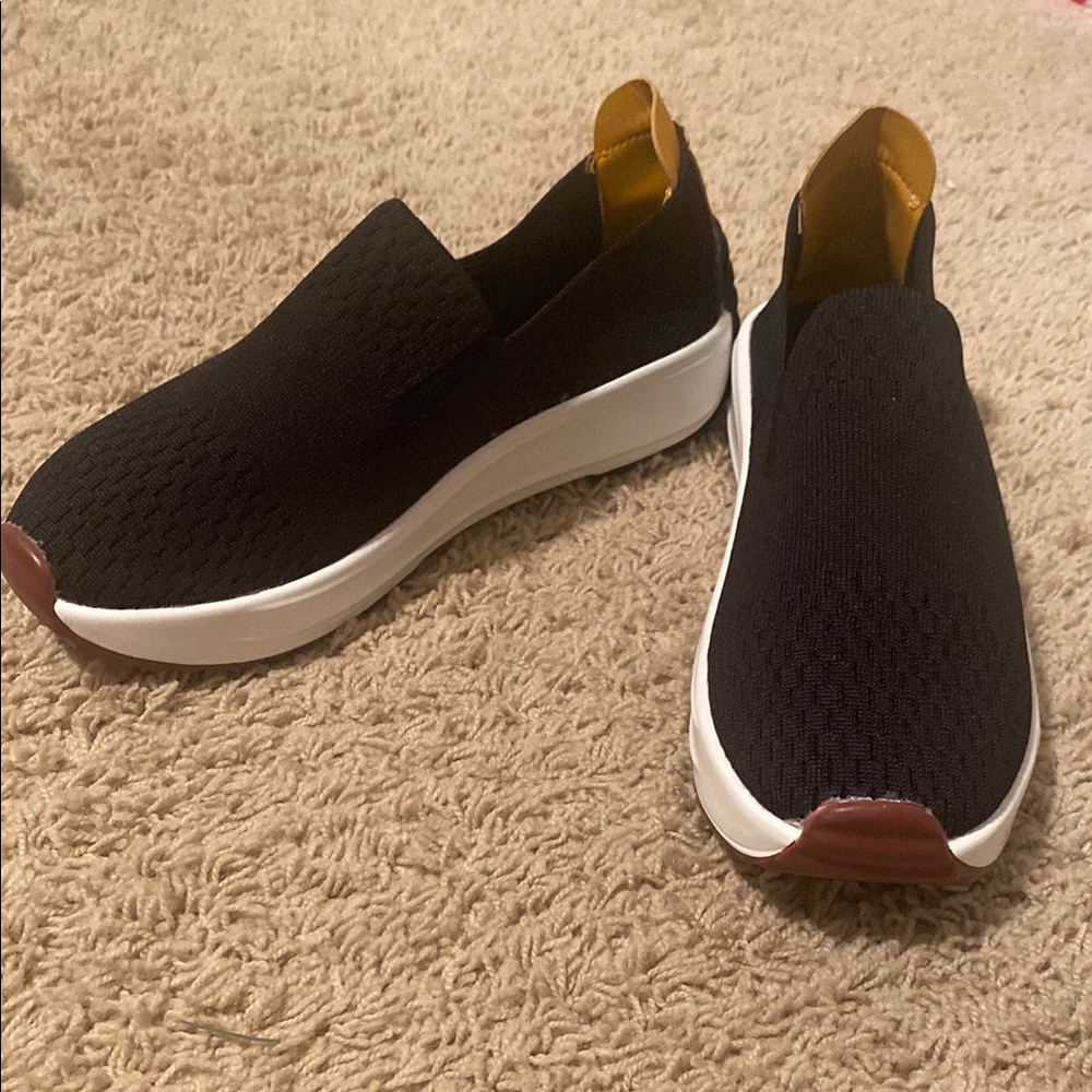 Women’s Black Slip-On Sneaker